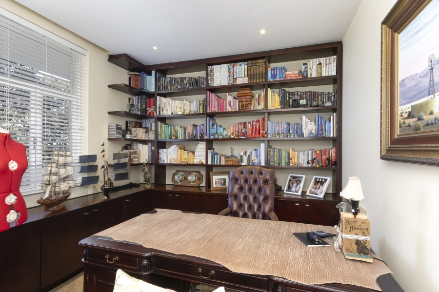 4 Bedroom Property for Sale in Erinvale Golf Estate Western Cape